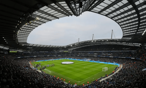 宝刀未老！53岁齐达内再现马赛回旋，戏耍大美女后轻盈破门