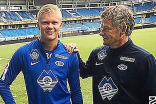 哈兰德百球：左脚71+右脚11，头球11个，其他部位1球