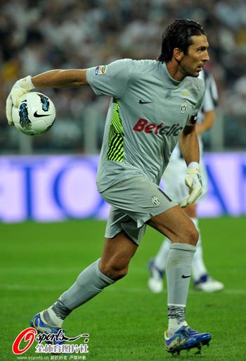 特里：穆帅赢球后会让我们在基地陪孩子，我的孩子们很喜欢他