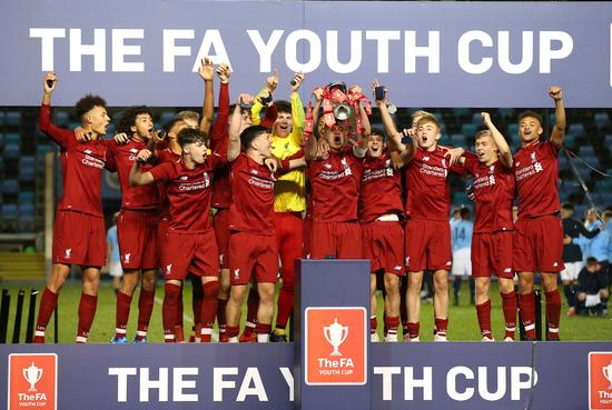 ATP总决赛 辛纳笑到最后