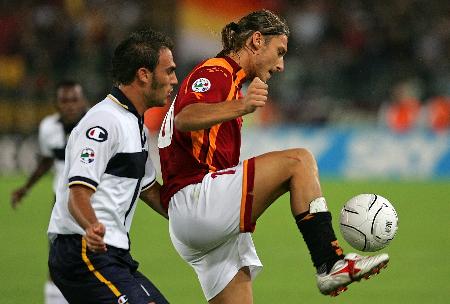 世界杯位置稳了？邮报：凯恩、贝林等五人参与英格兰队新球衣拍摄