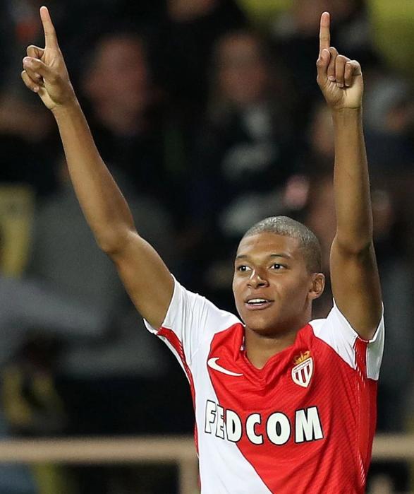 巴萨逆转取胜却迎来重磅伤情 全场最佳奥尔莫肩膀脱臼恐赛季报销