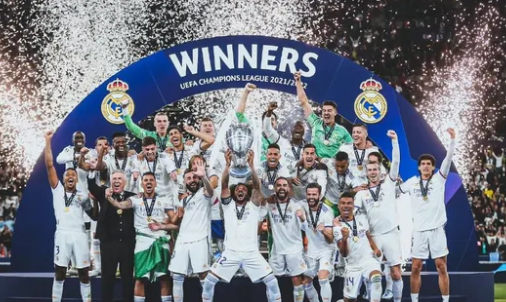 诺里斯与幸运符Amelia炸鸡店约会获F1冠军