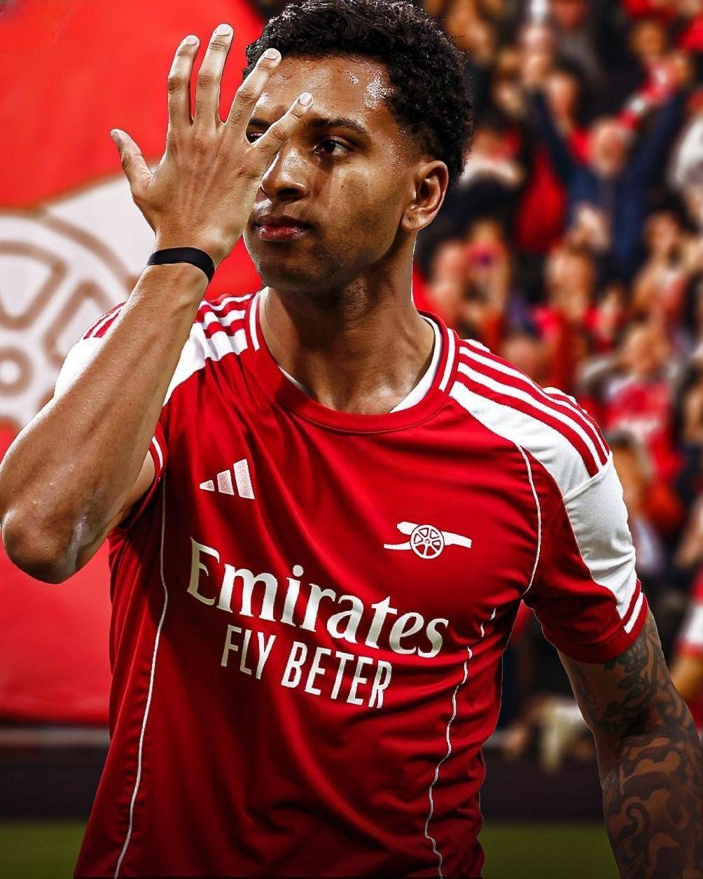 足球曼联新援首秀即破门，球迷高呼：值了！