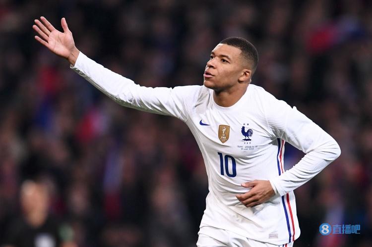 CBA：深圳男篮三分火力全开 主场击败上海